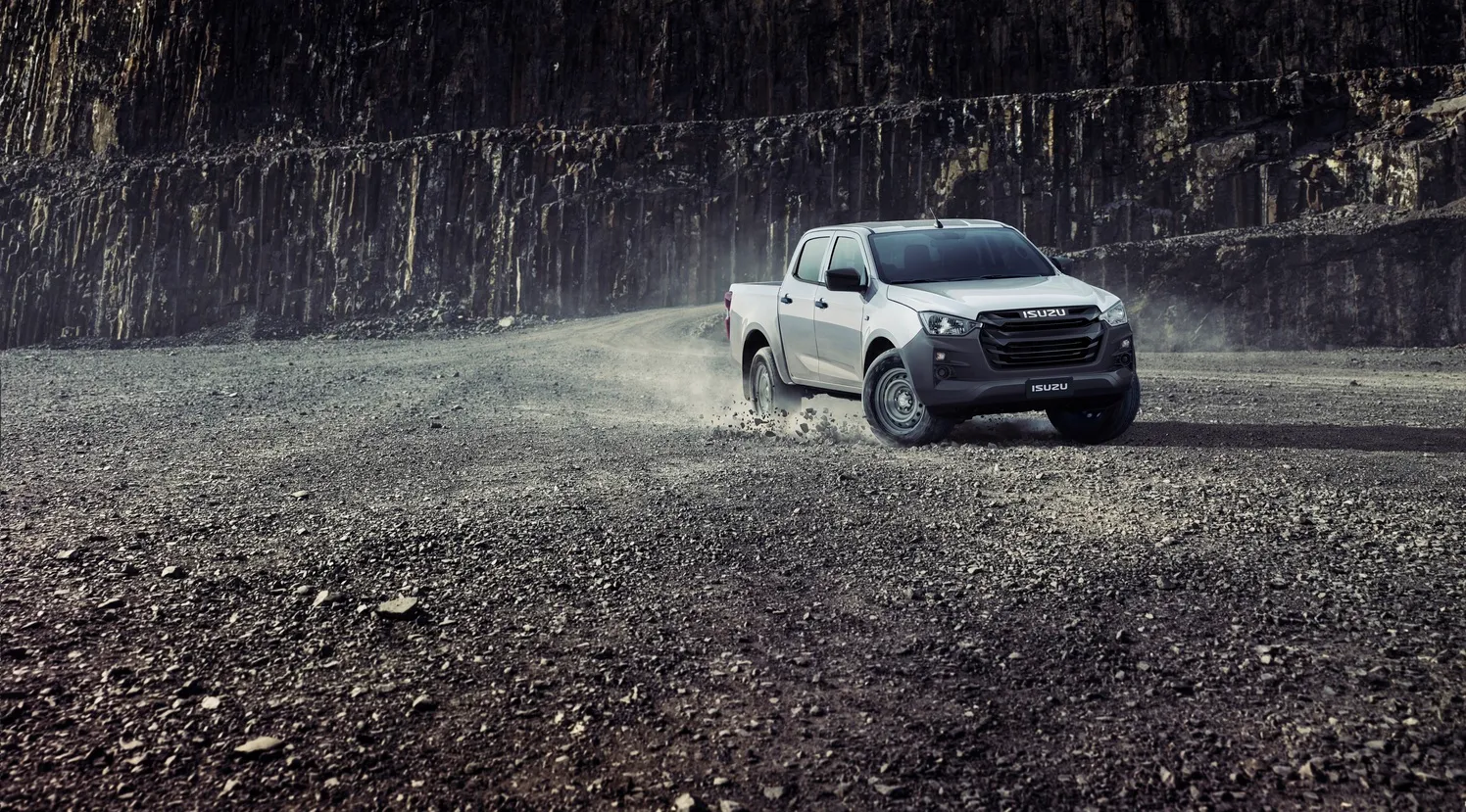 CAPACIDAD DE CARGA Y ARRASTRE HACE LIGERO CUALQUIER PESO